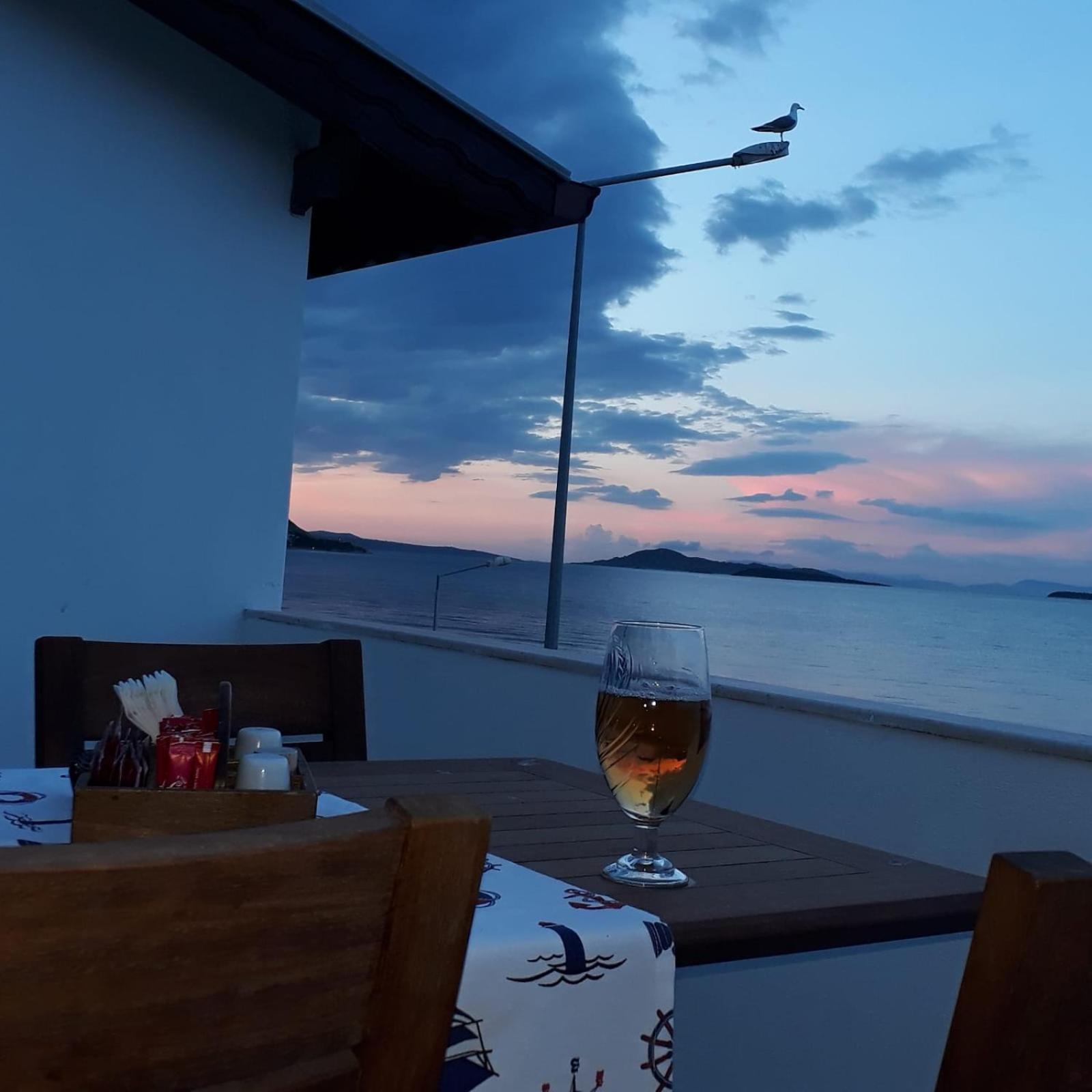 Yakamoz Otel Urla Exterior foto
